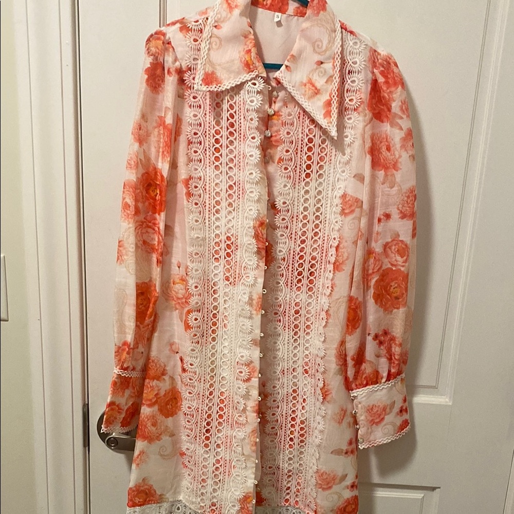 Boutique NWOT Orange and White Ruffled Long Sleeve dress Notched Collar size S